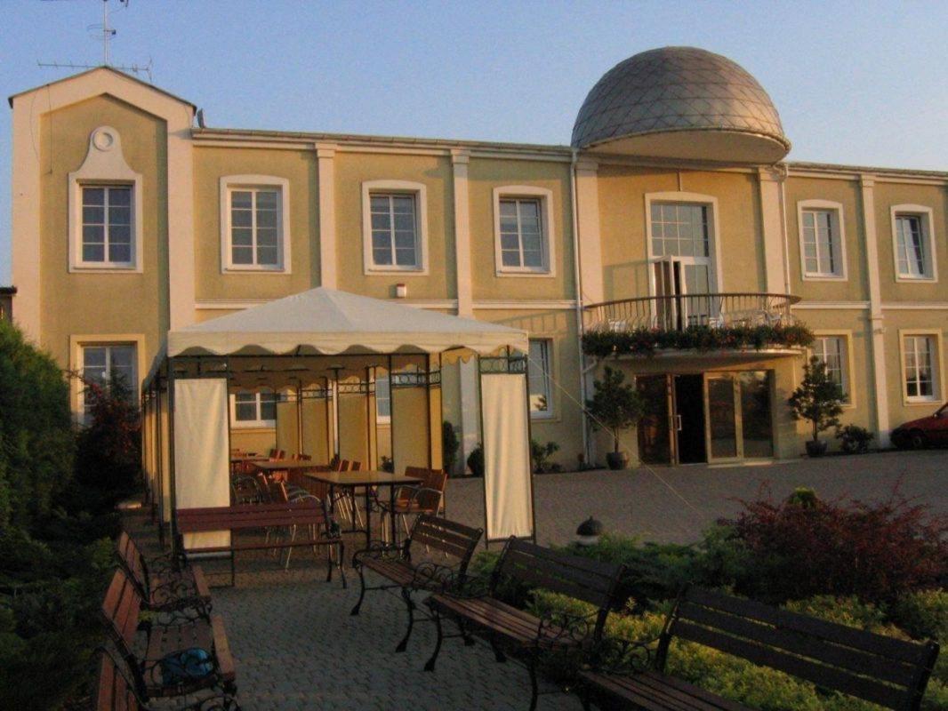 Fokus Hotel Skierniewice Exterior foto